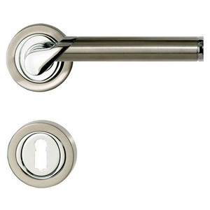 Poigne de porte chrome droite